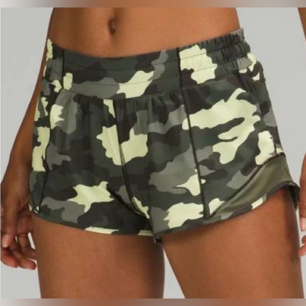 Lululemon Hotty Hot Shorts - Heritage 365 Camo